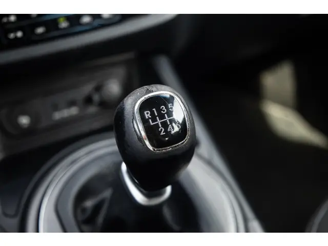 Kia Sportage 1.6 GDI 20th Anniversary 2013 Benzine 32