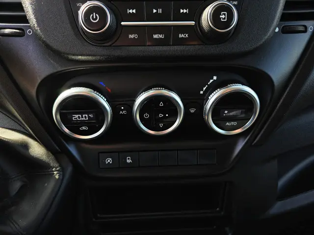 Iveco Daily 35S14V 2.3 352L H2 2023 Diesel 14