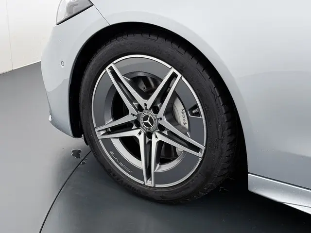 Mercedes-Benz C-Klasse Estate 180 AMG Line 2024 Benzine 8