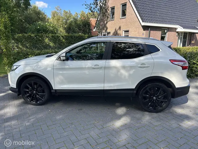 Nissan QASHQAI 1.2 Tekna 2015 Benzine 4