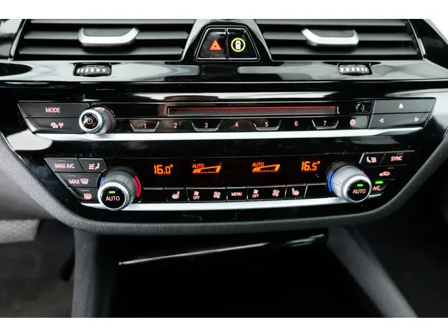 BMW 5 Serie Touring 530i xDrive Sport-Line 2018 Benzine 13