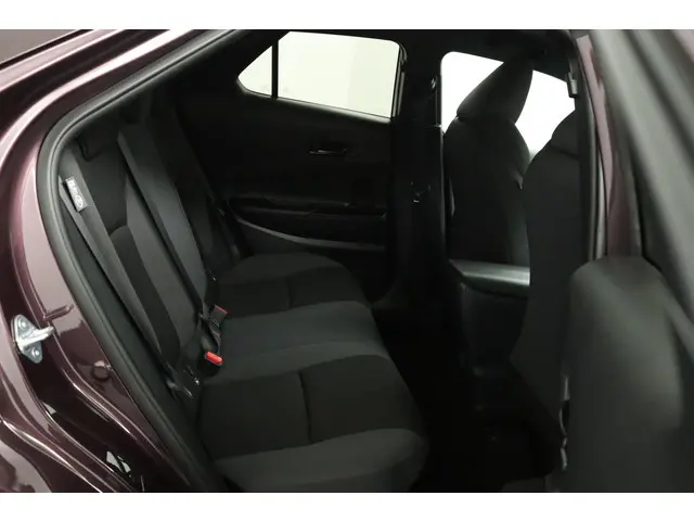 Toyota C-HR 1.8 Hybrid 140 Dynamic 2024 Hybride Benzine 18