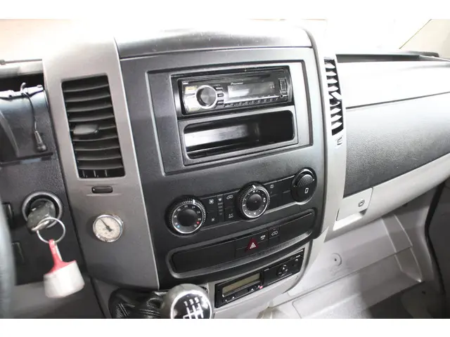 Volkswagen Crafter 46 2.0 TDI BE TREKKER 2015 Diesel 9