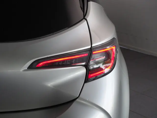 Toyota Corolla 2.0 Hybrid Executive 2019 Hybride Benzine 29