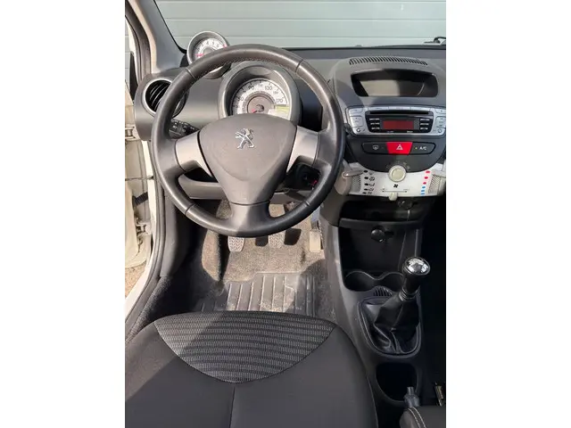 Peugeot 107 1.0 Access Accent 2014 Benzine 12