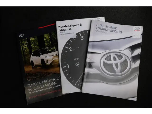 Toyota Auris Touring Sports 1.8 Hybrid 2016 Benzine 33