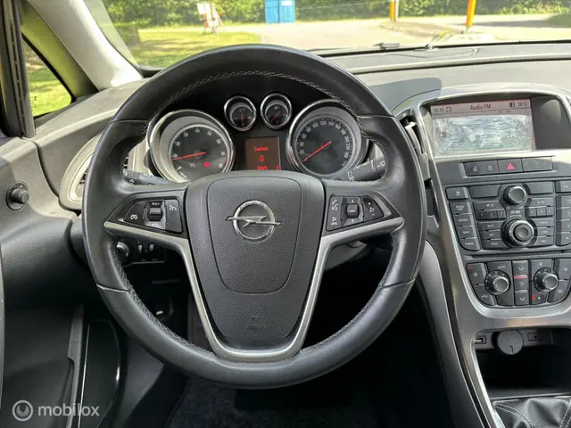 Opel Astra Sports Tourer 1.4 Turbo Sport 2012 Benzine 24
