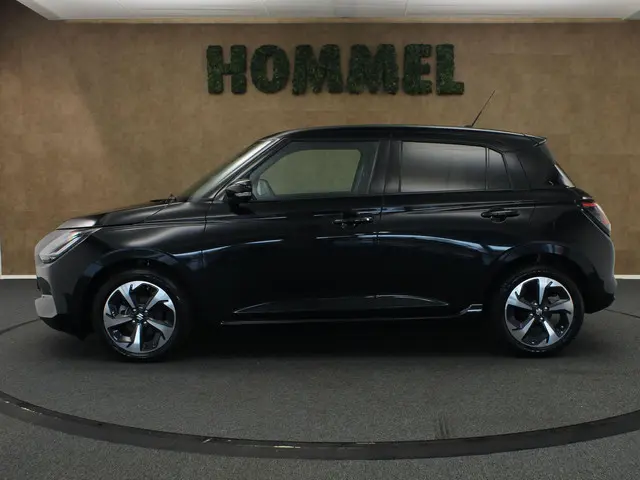 Suzuki Swift 1.2 Style Smart Hybrid 2025 Benzine 10