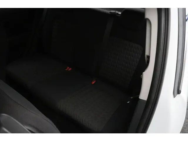 Opel Corsa 1.4-16V Design Edition 2013 Benzine 24