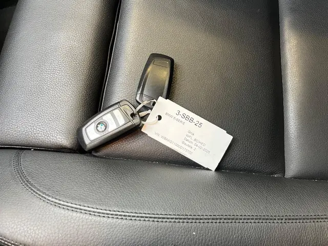 BMW 5 Serie 520i // NL PRIJS 14499 // Nieuwe APK 2013 Benzine 15