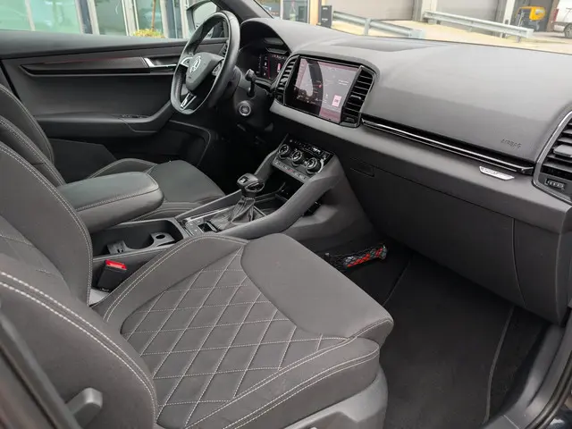 Škoda Karoq 1.5 TSI ACT Sportline Business 2020 Benzine 23