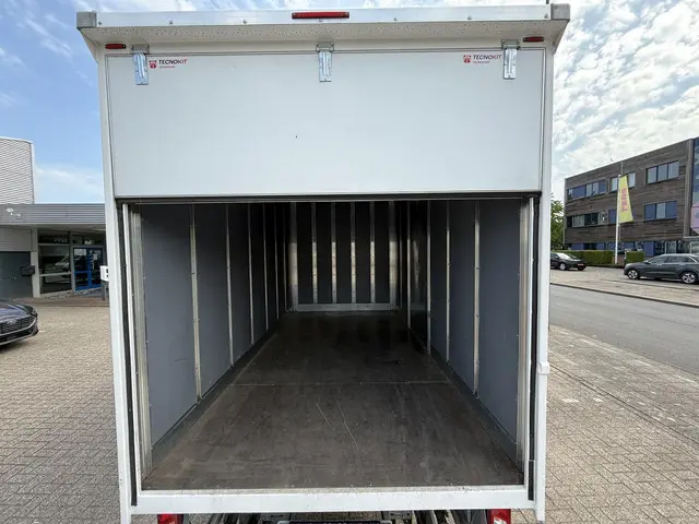 Ford Transit 350 2.0 TDCI L4H1 2024 Diesel 18