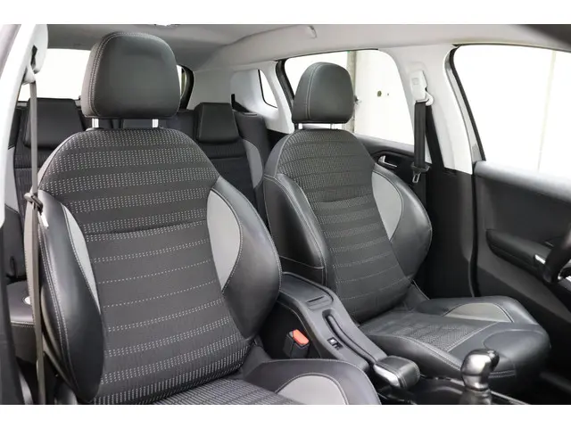 Peugeot 2008 1.2 PureTech Allure 2016 Benzine 10