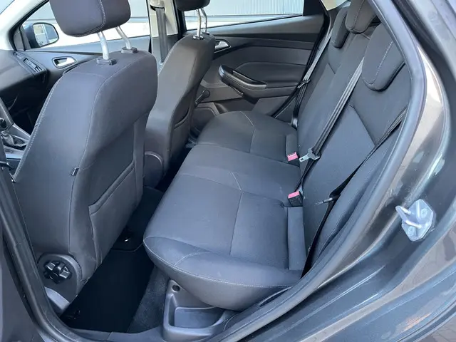 Ford Focus Wagon 1.0 Trend Edition *btw* 2015 Benzine 17