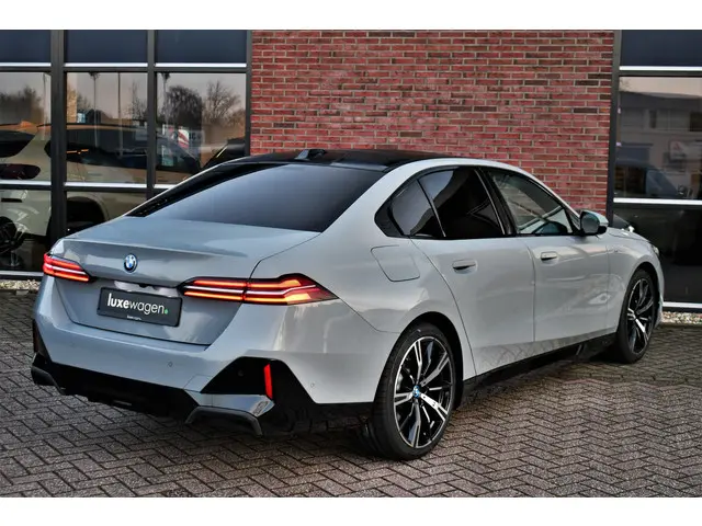 BMW 5 Serie 530e M-Sport 2024 Hybride Benzine 54