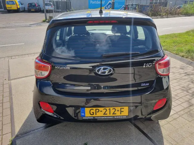 Hyundai i10 1.0i i-Motion Comfort 2015 Benzine 4