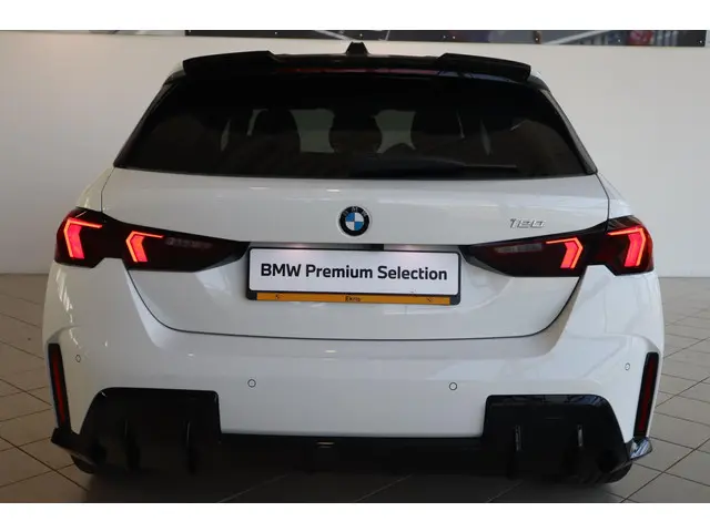 BMW 1 Serie 5-deurs 120 2025 Benzine 5