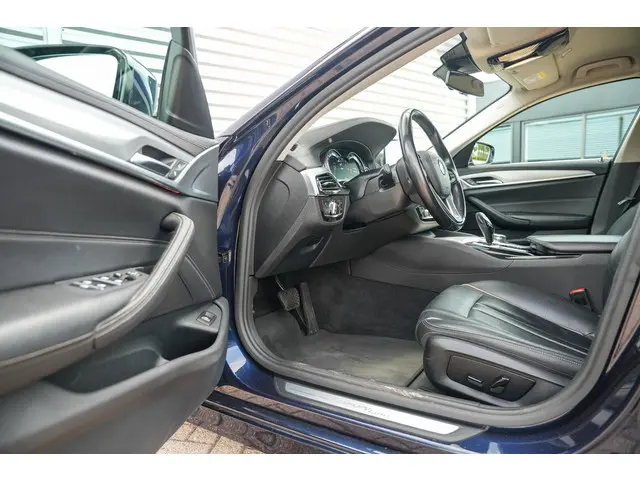 BMW 5 Serie Touring 520i Executive 2017 Benzine 6