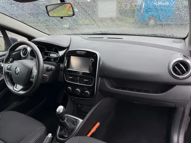 Renault Clio Estate 0.9 TCe Limited 2017 Benzine 14