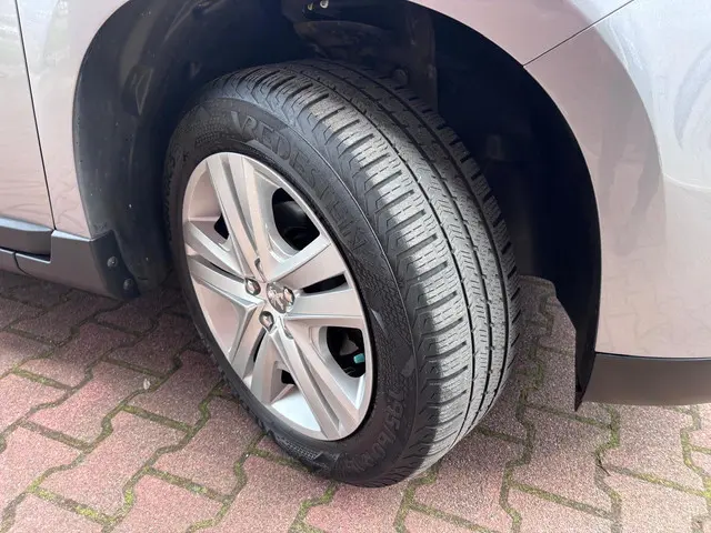 Peugeot 2008 1.2 PureTech Allure 2018 Benzine 5