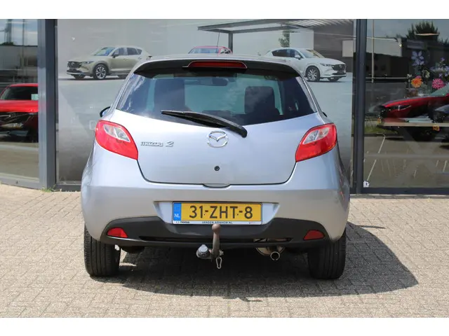 Mazda 2 1.3 Navigator GT 2012 Benzine 8