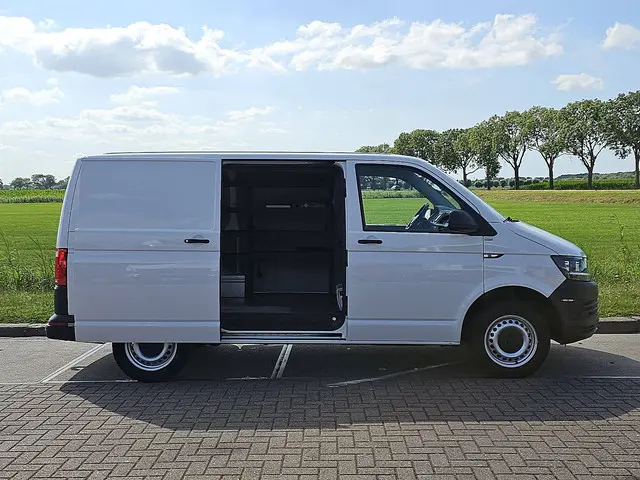 Volkswagen Transporter 2.0 TDI 2019 Diesel 14