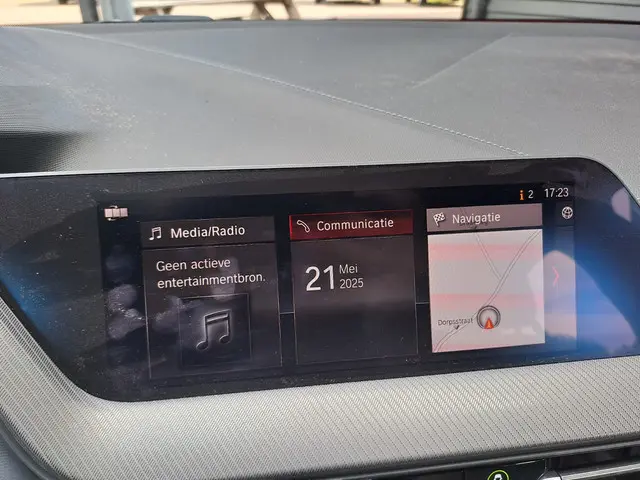 BMW 1 Serie 118i High Executive 2019 Benzine 18