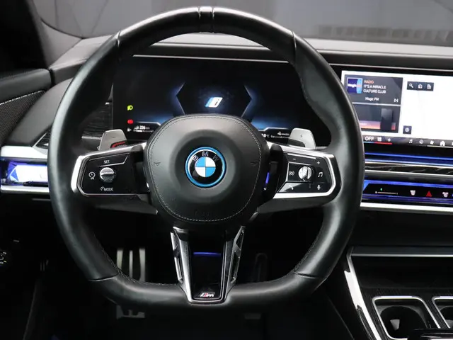 BMW 7 Serie 750e xDrive 2023 Hybride Benzine 17