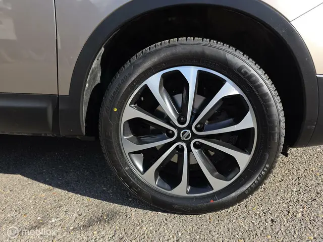 Nissan QASHQAI +2 1.6 360 2013 Benzine 4