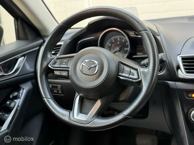 Mazda 3 2.0 SkyActiv-G 120 GT-M 2017 Benzine 34