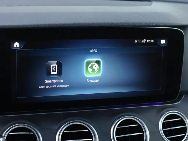 Mercedes-Benz E-Klasse 300 e 2020 Hybride Benzine 31