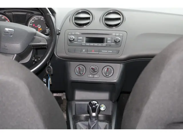 SEAT Ibiza 1.2 TSI Style 2015 Benzine 12