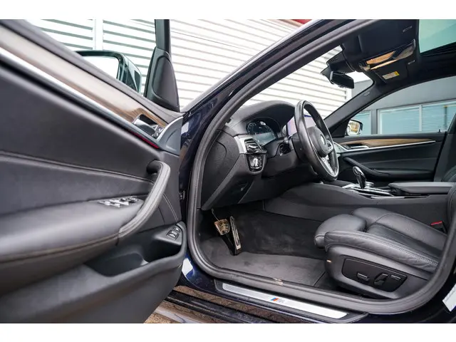 BMW 5 Serie Touring 530e 2022 Hybride Benzine 6