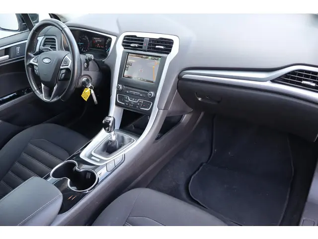 Ford Mondeo Wagon 2.0 TDCi Titanium 2015 Diesel 9