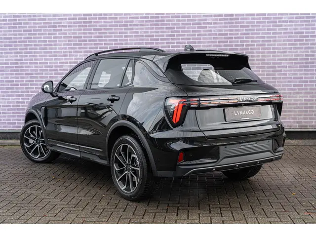 Lynk & Co 01 1.5 Core Plug-in Hybrid 2025 Hybride Benzine 11