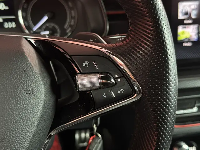 Škoda Scala 1.0 TSI Sport Business 2023 Benzine 28