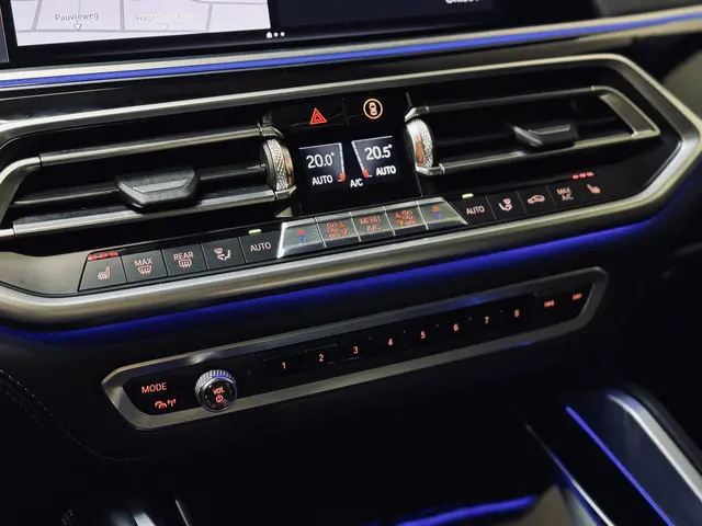 BMW X6 xDrive40i High Executive M-Sport 2020 Benzine 23