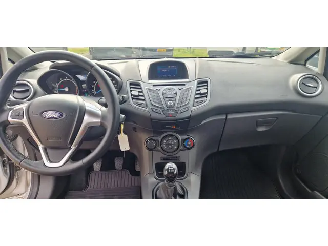 Ford Fiesta 1.0 Celebration 2016 Benzine 5