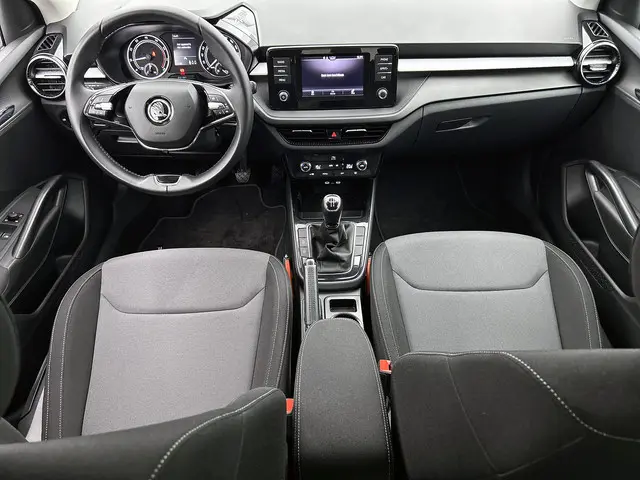 Škoda Fabia 1.0 MPI 80pk Ambition 2023 Benzine 30