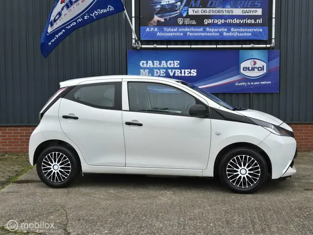 Toyota Aygo 1.0 VVT-i x, airco, 5drs 2017 Benzine 4