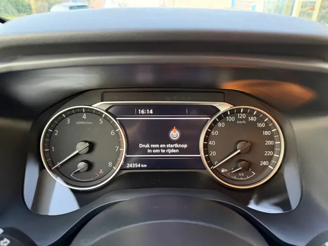 Nissan QASHQAI 1.3 MHEV Xtronic 2023 Hybride Benzine 18