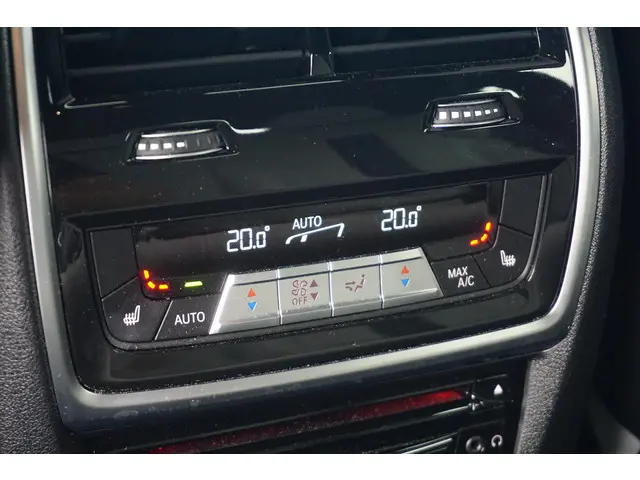 BMW X6 M Competition 2022 Benzine 24