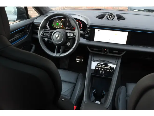 Porsche Macan Turbo 100 kWh 2024 Elektrisch 3