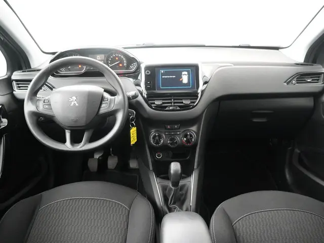 Peugeot 208 1.2 PureTech Blue Lease Active 2019 Benzine 12
