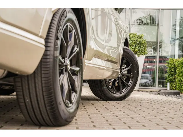 Honda CR-V 2.0i e:PHEV ADVANCE TECH 2025 Hybride Benzine 14
