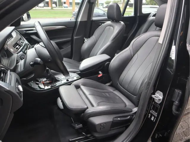 BMW X1 sDrive18i 136 PK High Executive 2017 Benzine 48