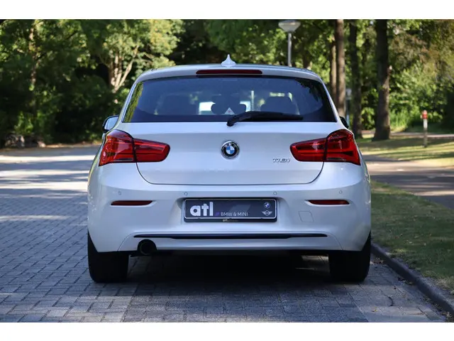 BMW 1 Serie 118i Corporate Lease Executive 2018 Benzine 4