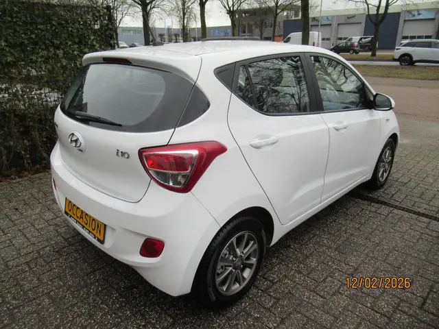 Hyundai i10 1.0i i-Drive Sound 2015 Benzine 6