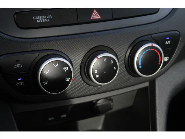 Hyundai i10 1.0i Comfort//Airco//Cruise!! 2018 Benzine 15