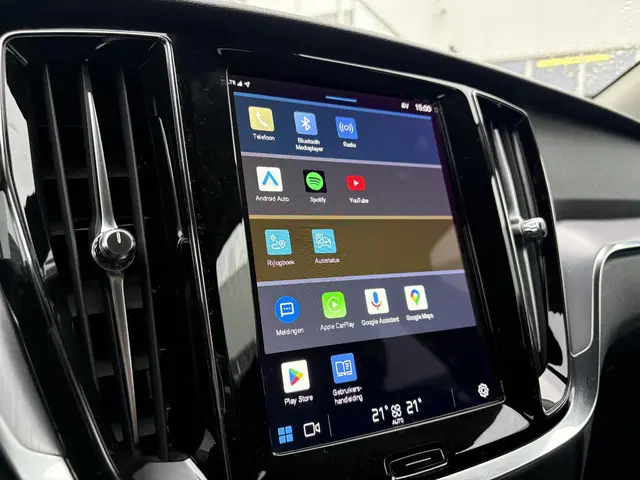 Volvo V60 B3 Essential 2023 Benzine 16